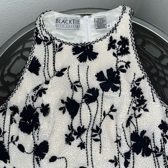 Vintage BLACKTIE Oleg Cassini Beaded Black and White Floral Top 100% Silk - Picture 4 of 11